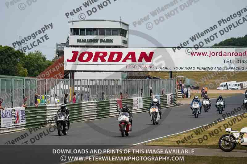 Vintage motorcycle club;eventdigitalimages;mallory park;mallory park trackday photographs;no limits trackdays;peter wileman photography;trackday digital images;trackday photos;vmcc festival 1000 bikes photographs